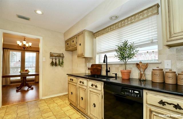 Photo - 1909 Johnson Dr