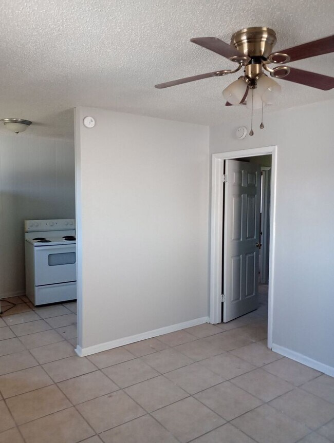 Photo - Cozy 1-Bedroom Duplex – Convenient Location!