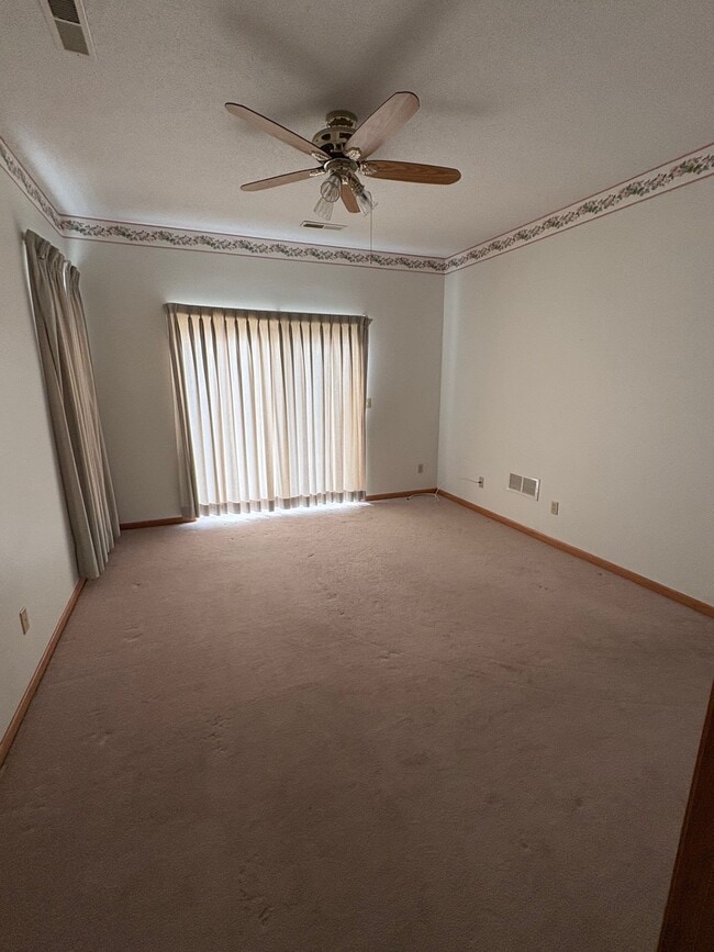 Photo - 1104 E 15th St