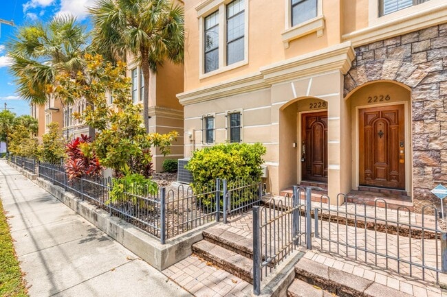 Photo - Beautiful Soho Brownstone - 2228 Soho Bay Ct - Beautiful Soho Brownstone