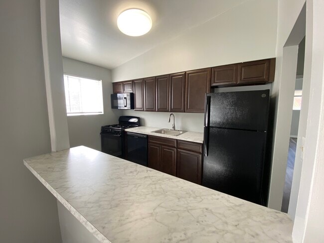 Fox Crossing Apartments