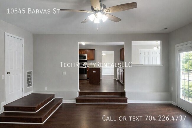 Photo - 10545 Barvas St