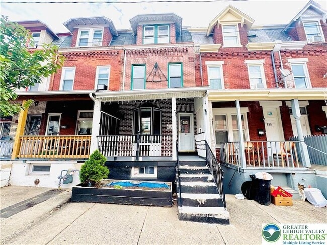 Photo - 637 N Penn St