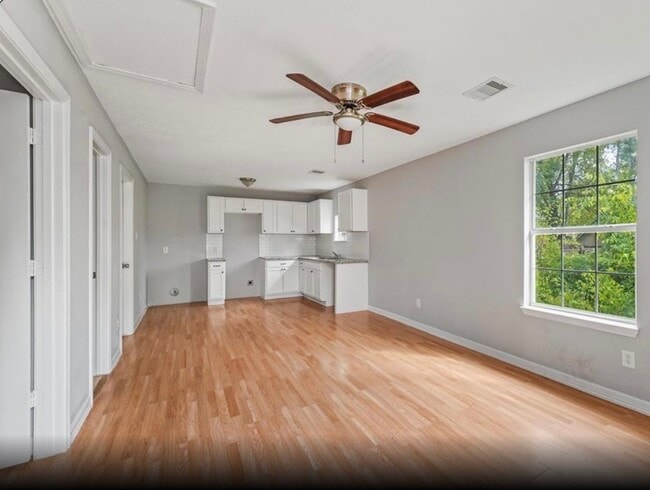 Photo - 205 Hafer Ave