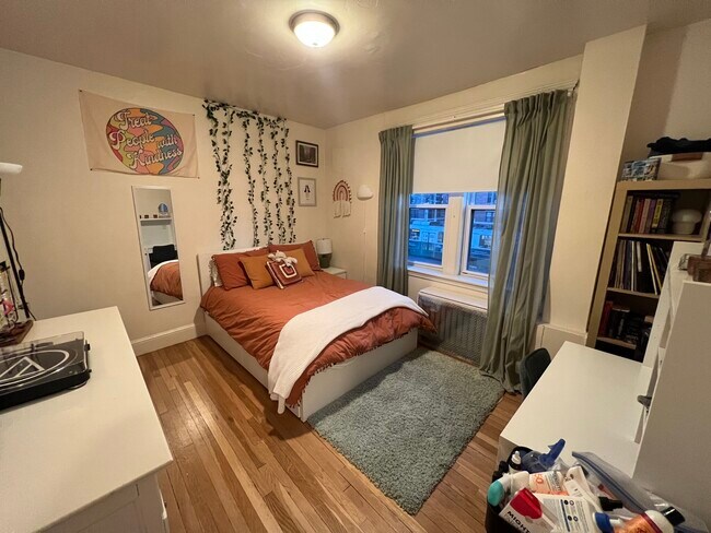 Photo - 1870 Commonwealth Ave