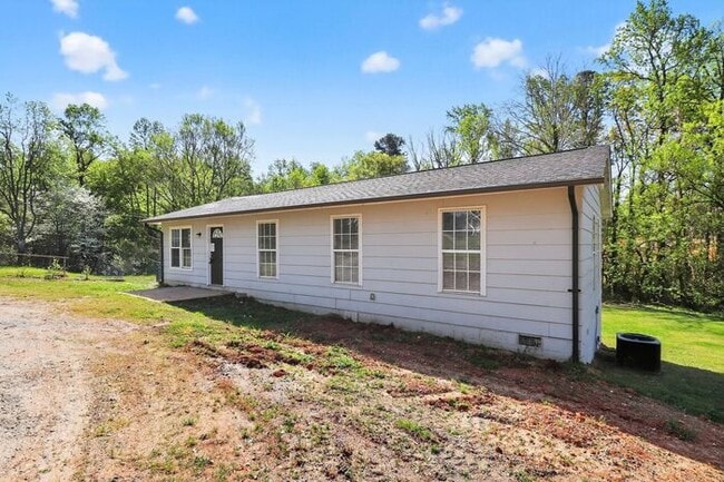 Photo - Updated 3BD/2BA Ranch in Lowell, NC!