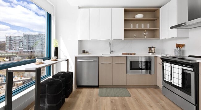 Hamilton Cove apartments — community photo