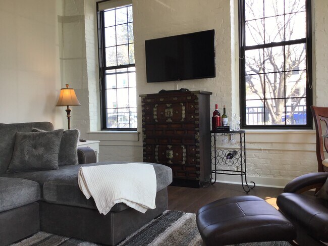 387 3rd Ave Unit 104
