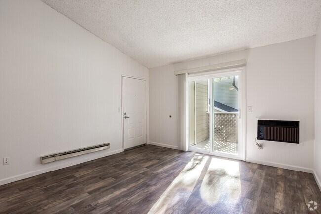 2BR, 2BA - Camelot - Woodcreek Apartments