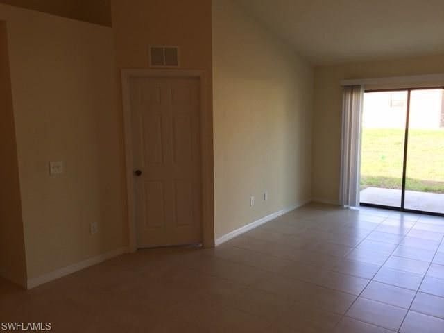 Photo - 405 Nicholas Pkwy W
