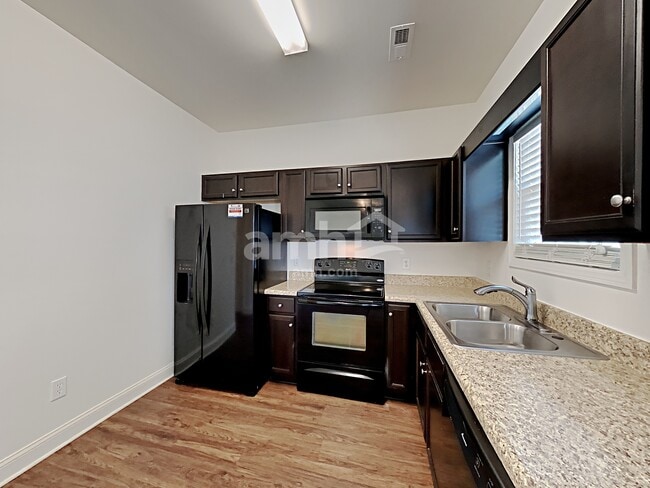 Photo - 1706 Antebellum Dr