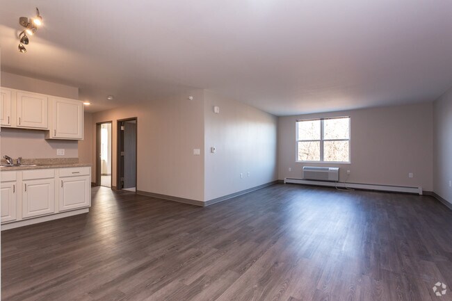 2BR, 1BA - Clarke Square Apartments