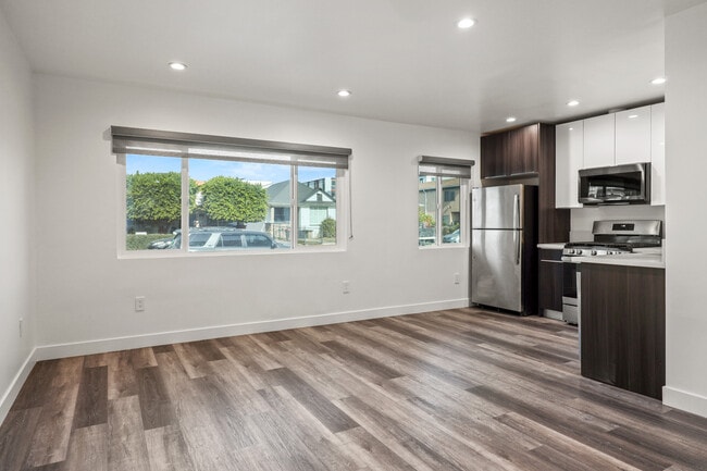 Photo - 1352 W 36th St Unit 1