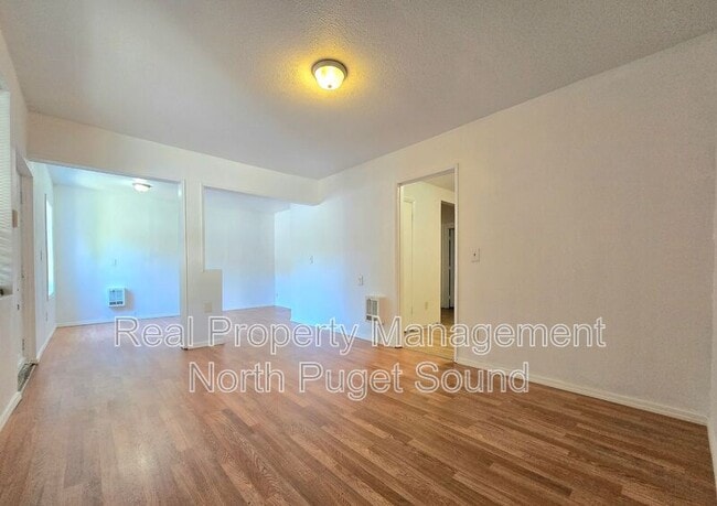 Photo - 15602 Ash Way Unit 1