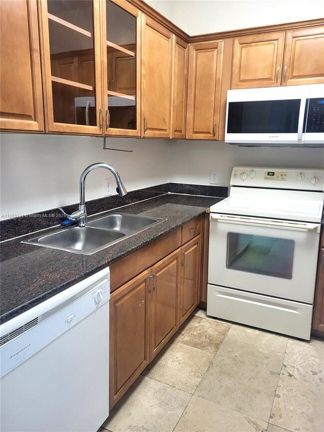 Photo - 1016 71st St Unit 203