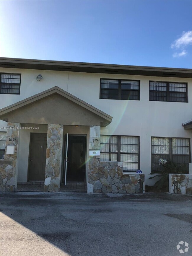 Building Photo - 1624 NE 151st St Rental