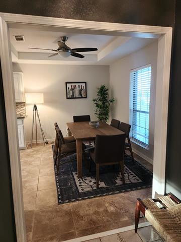 Photo - 16235 Red Wood Cir N