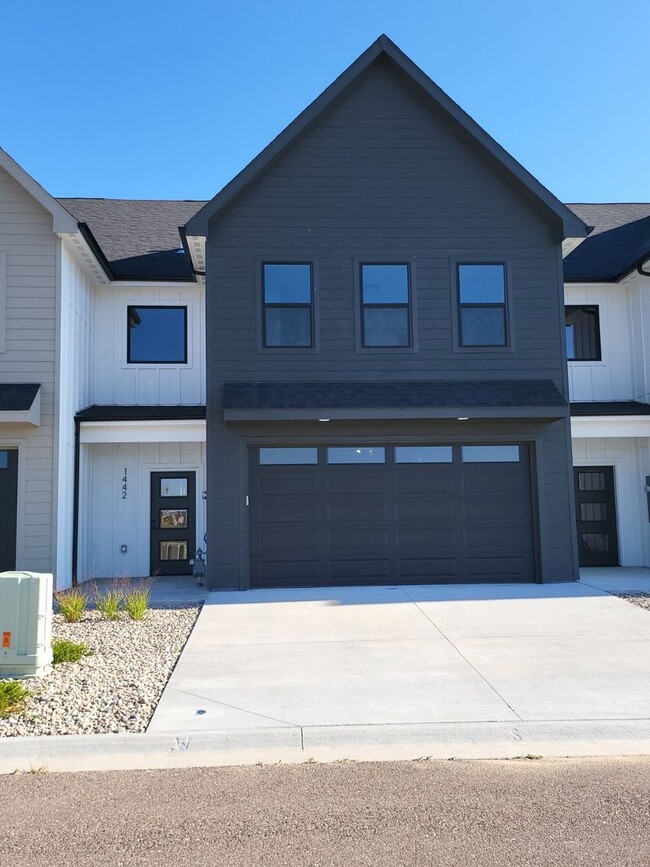 Photo - Beautiful New Construction!  3 Bedroom 2.5...