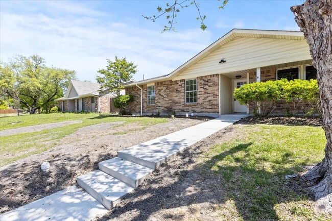 Building Photo - 5310 Vagas Dr Rental