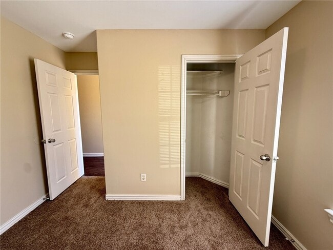 Photo - 333 Graystone Cir