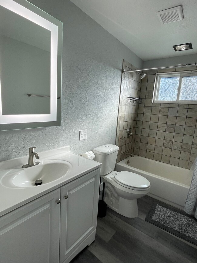 Photo - 9300 Grove St