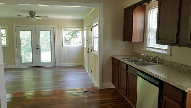 Photo - Pre-Leasing Now for Fall Semester 2026