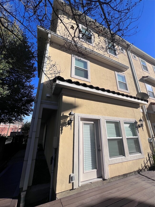 Photo - 3000 McCulloch Cir