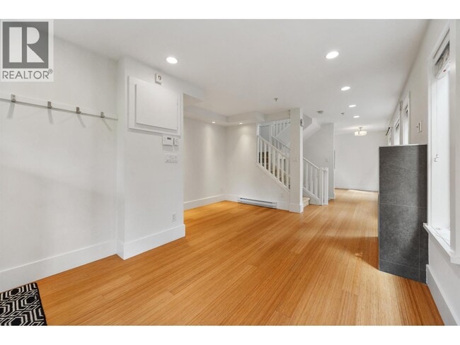 Photo - 67 E 16th Ave