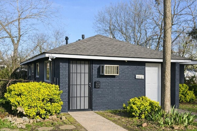 Building Photo - 255 Sunset Ave NW Unit A