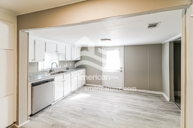 Photo - 1211 Laura Ave