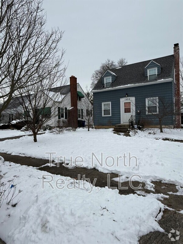 Building Photo - 1900 Merryhill Dr Rental