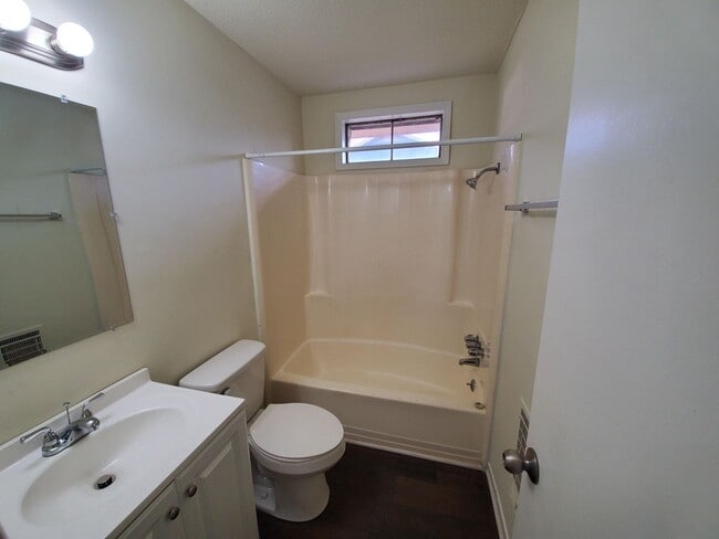 Photo - 910 Fiske St Unit A