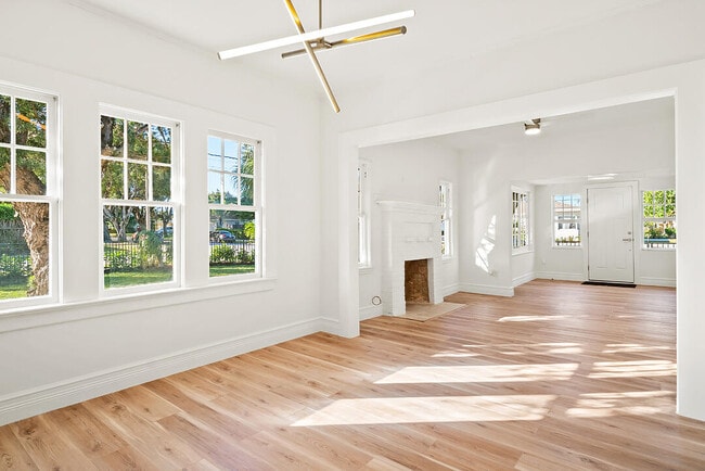 Building Photo - 436 51st St Rental