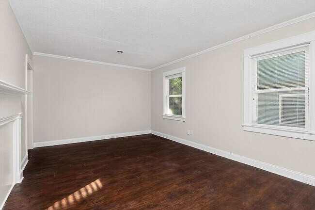 Charming 3BD/1BA Ranch in Charlotte!