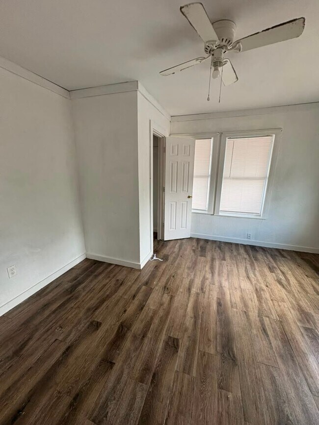 122 W Washington Ave Unit 10