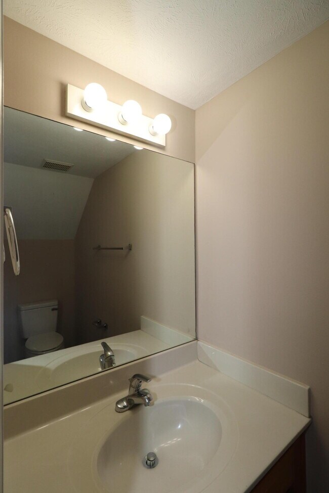 Photo - 100-102 Aubrey Dr