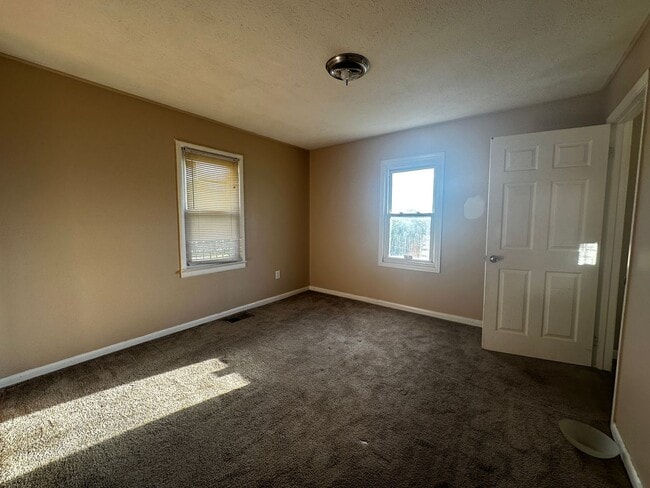 Photo - Two Bedroom-One Bath for rent in Morristown