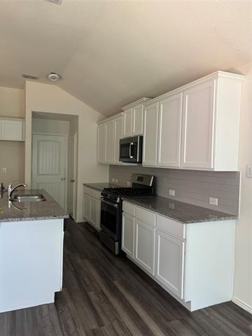 Photo - 2170 Alamandine Ave