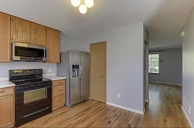 Photo - 13073 Crimson clover ln