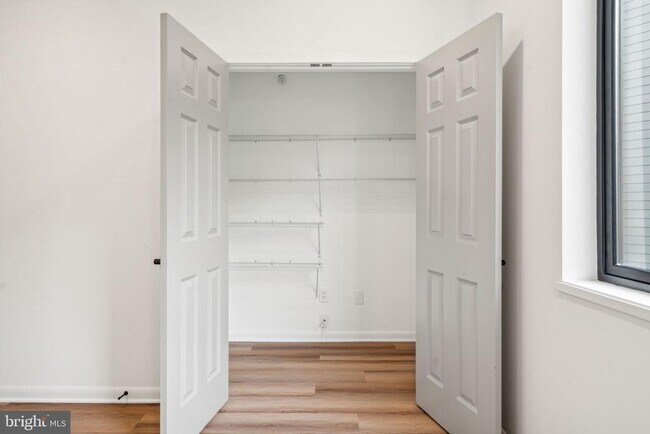 Photo - 2039 N Front St Unit 404