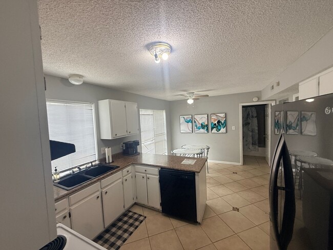 Photo - Cute home in University Area