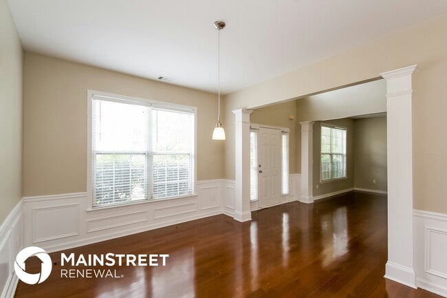 Photo - 3180 Elmendorf Dr NW