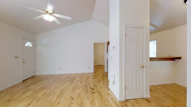 1395 W King St
