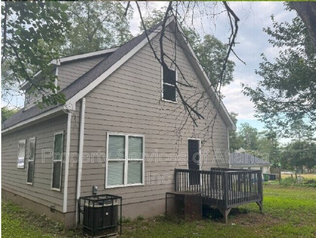 Photo - 1005 Linam Ave SE