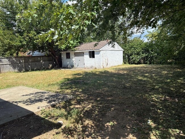 Photo - 609 Rogers Rd