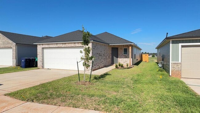 Building Photo - 10409 Buffalo Wallow Rd Rental