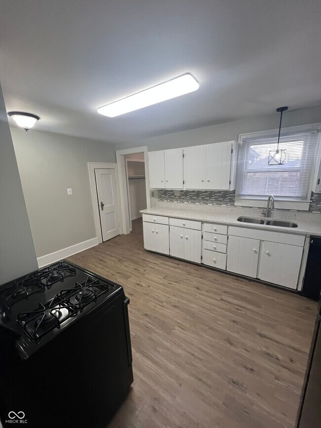 Photo - 2707 E Lynn St