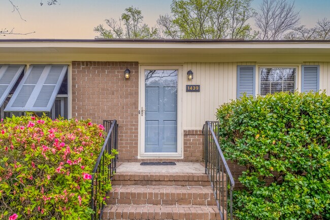 Photo - 1439 Glencoe Dr