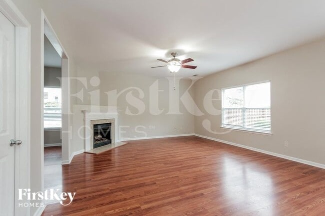 Photo - 706 Perth Dr