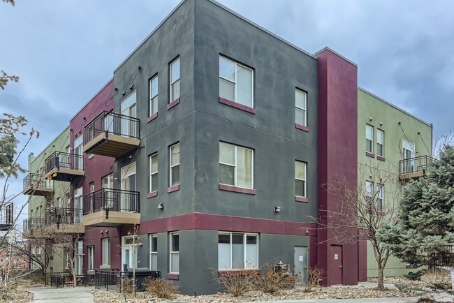 Photo - Bright & Spacious LoHi Condo- Available 8/10/26! Unidad 2D